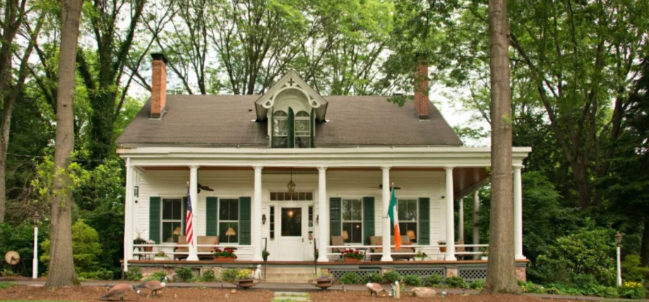 Lilly Pulitzer and Michael Kramer debut vibrant Nantucket cottages